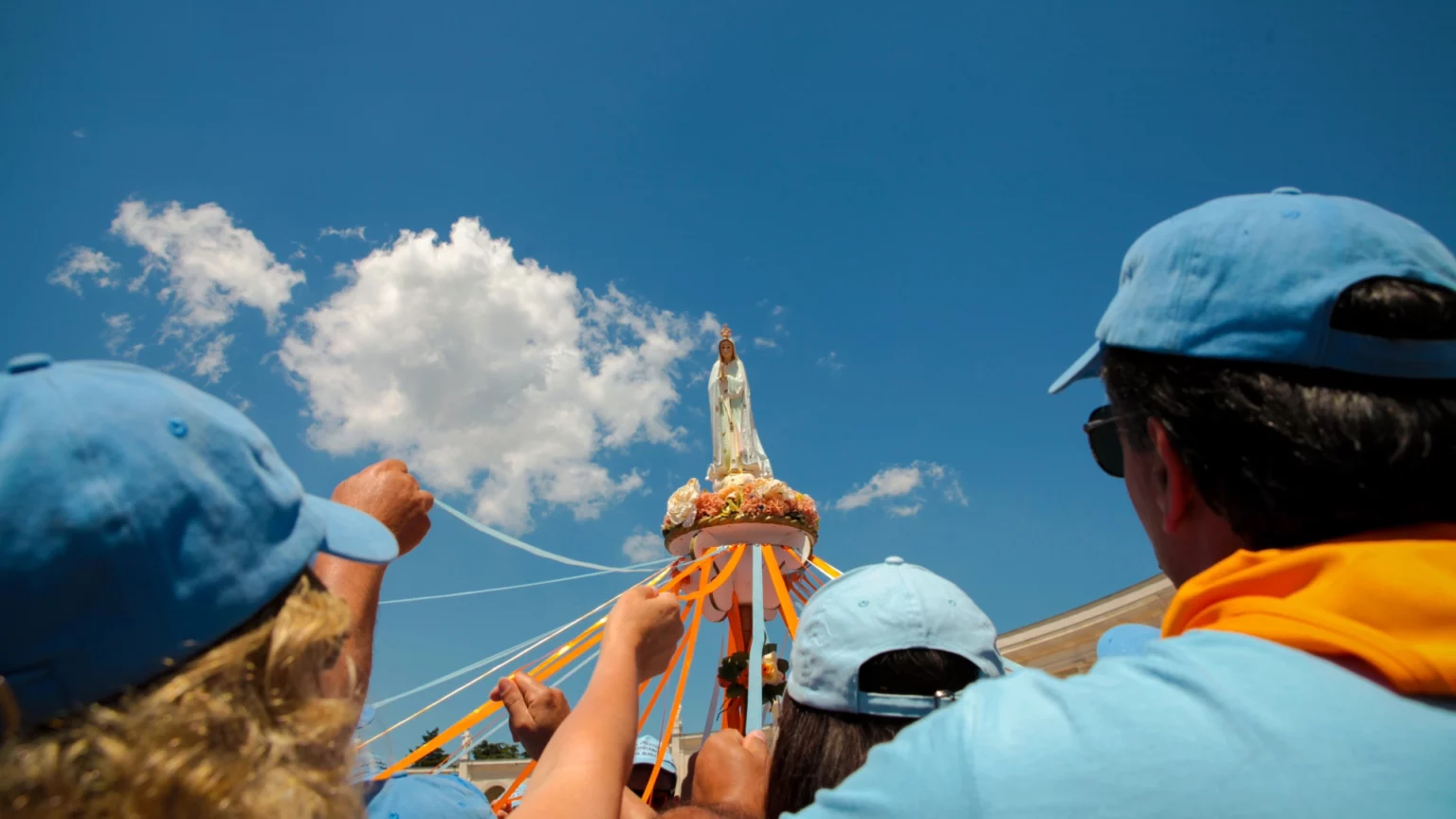 Maryja prosi o różaniec Maryja prosi o różaniec