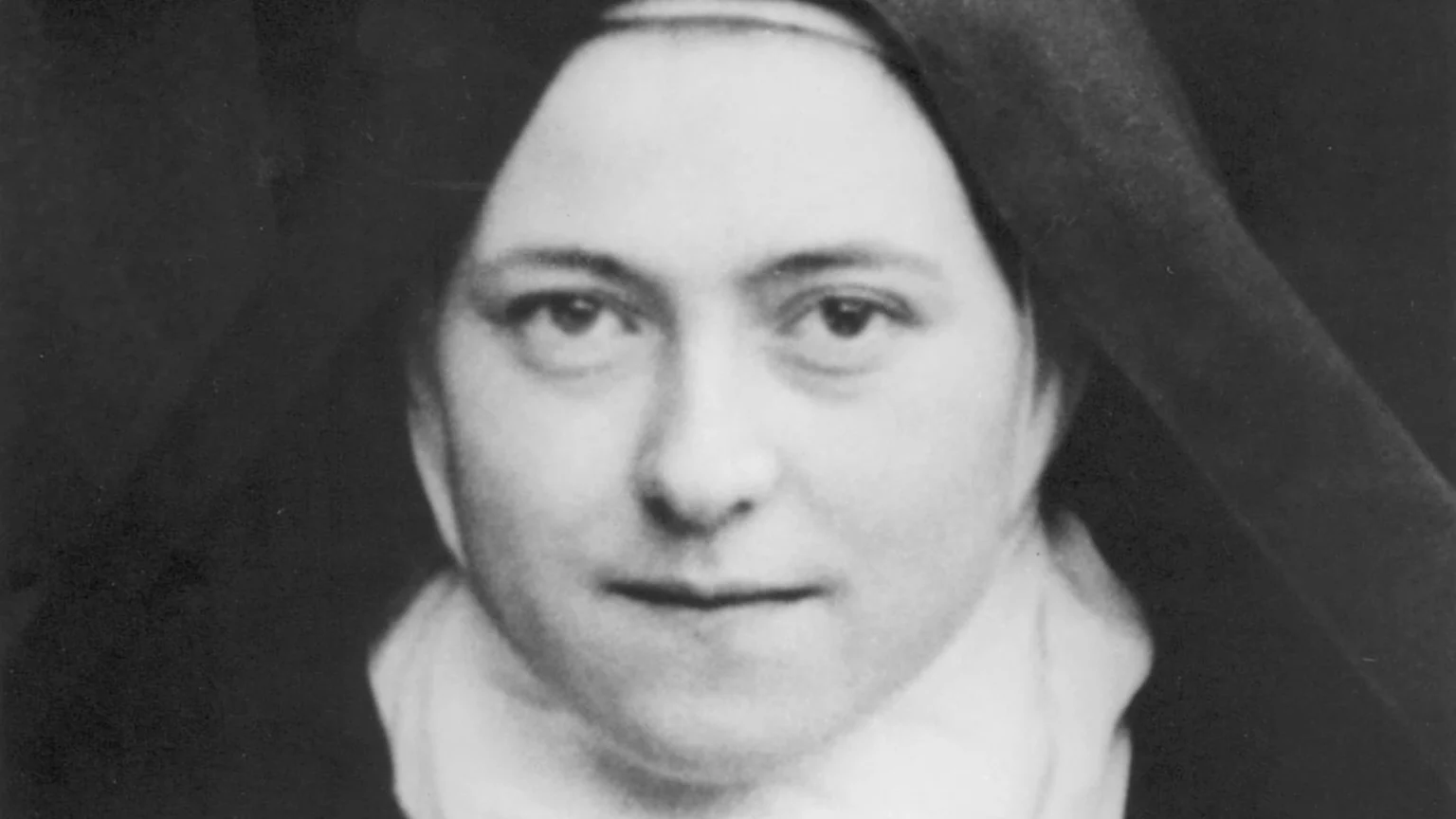 Krzyż pośród róż