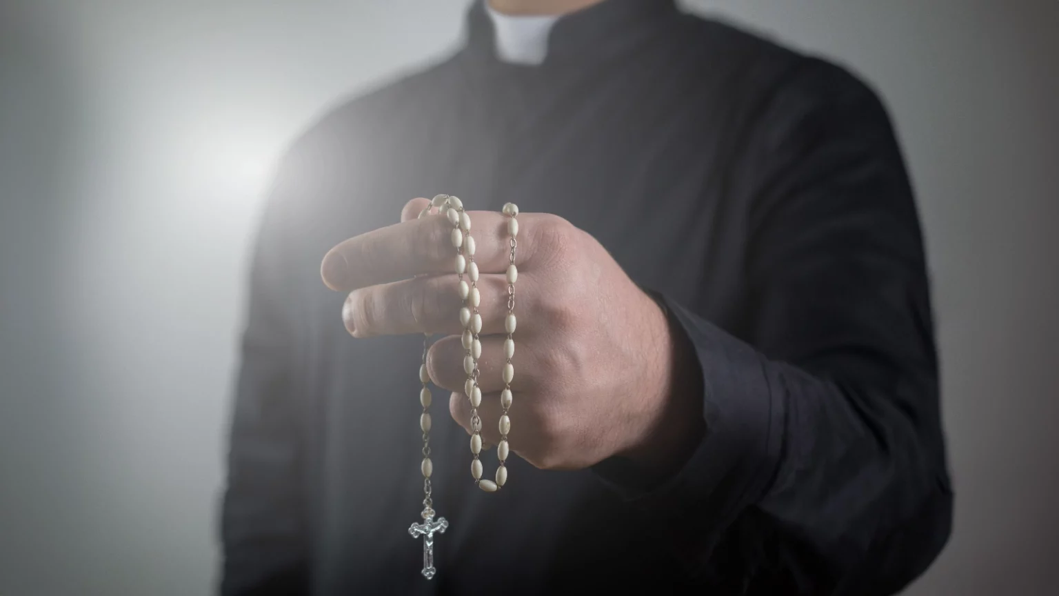 Tajemnice różańca w życiu kapłana Tajemnice różańca w życiu kapłana