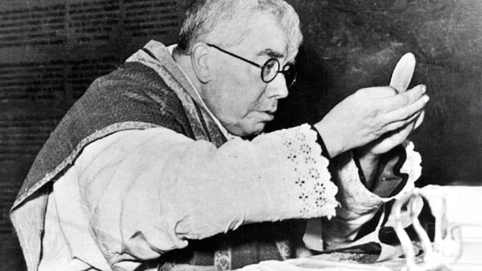 Cierpliwość wykuta na kolanach Cierpliwość wykuta na kolanach